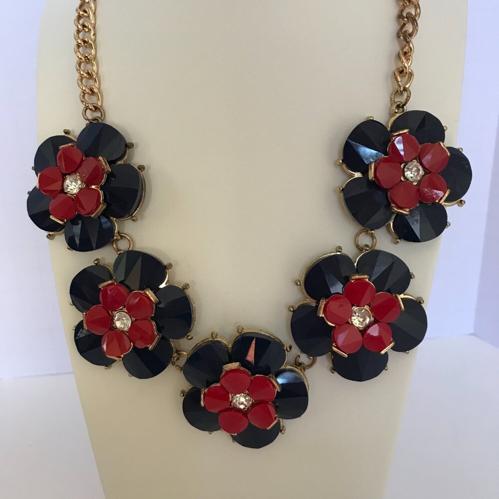 Charming Charlie RW&B Floral Necklace - Picture 2 of 7